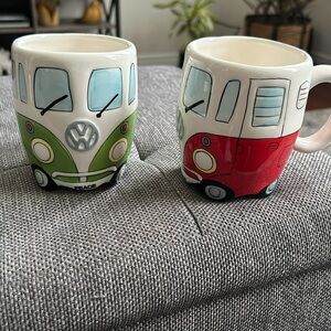 2 Volkswagen Camper mugs